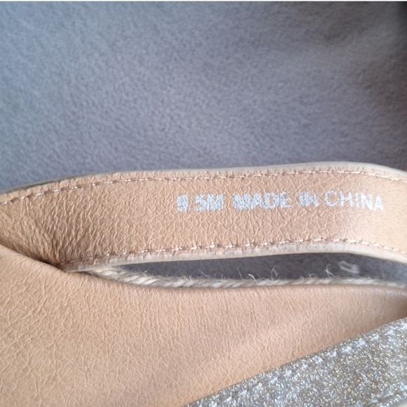 TOMMY BAHAMA Elegant Silver Women's Sandals - Picture 7 of 7